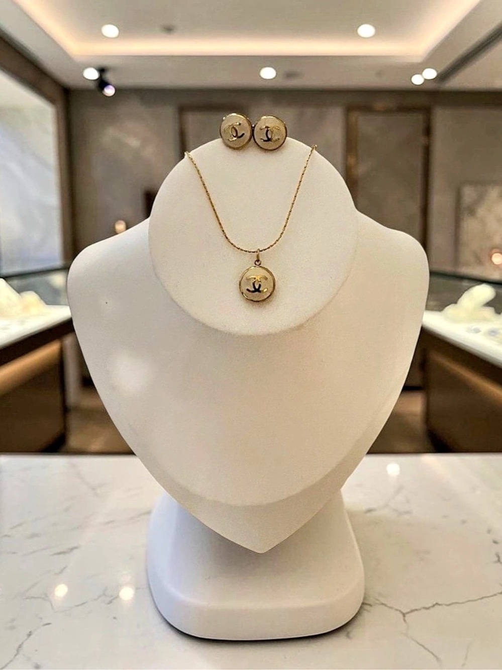 Dainty Gold-Tone Round Pendant Necklace and Earrings Set ivory set
